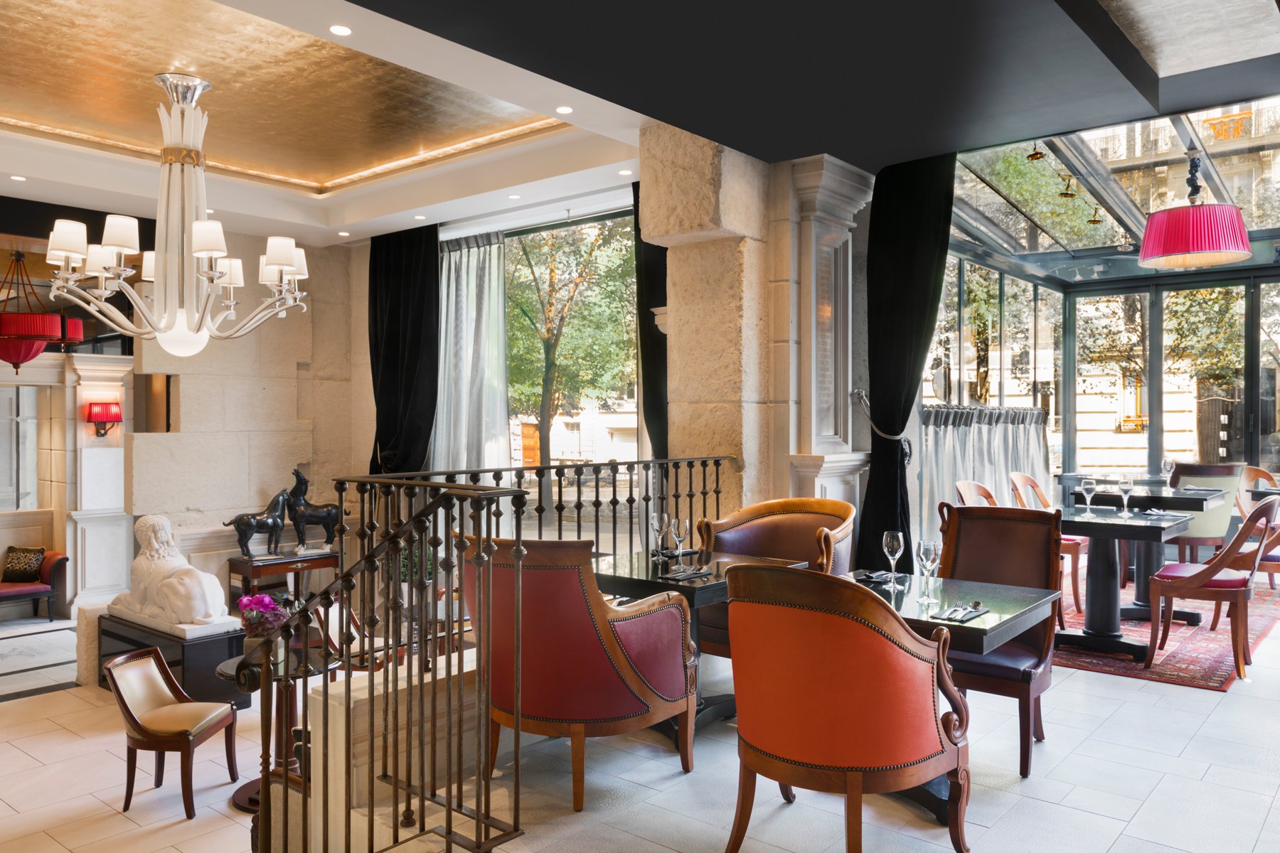 Le Noham Café - Un bar cosy dans un hôtel de luxe à Paris